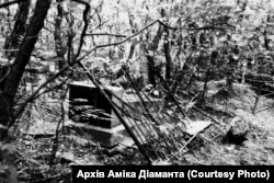 Зруйноване й занедбане єврейське кладовище біля Бабиного Яру. Серпень 1961 року, архів Аміка Діаманта.