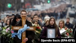 "Na kraju je Oliver Ivanović ispraćen iz prostorija naše stranke", kaže Ksenija Božović