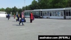 "Teke bazaryň" golaýyndaky mikroawtobuslaryň ozalky duralgasy