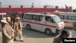 تر حملې وروسته اېمبولانسونه پوهنتون ته ورسېدل