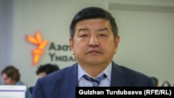 Акылбек Жапаров.