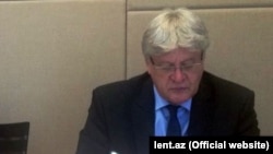 Schennach: Političari ne reaguju na ono što se dešava u državi