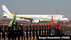 Қозоғистон президенти Қасим-Жомарт Тоқаевнинг Airbus A321 самолёти Москвага қўнган пайт. 2019 йил.