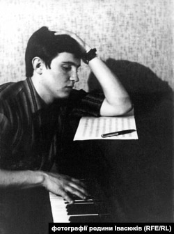 Український композитор за роботою проводив довгі години дня і ночі.