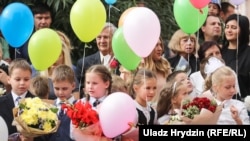 1 верасьня ў беларускамоўнай 23-ай гімназіі Менску, ілюстрацыйнае фота