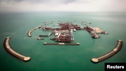 Каспий теңізіндегі Қашаған кен орны.