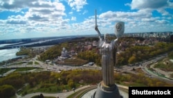 «Батьківщина-Мати» – монументальна скульптура в Києві, розташована на високому правому березі Дніпра на території Національного музею історії України у Другій світовій війні. Відкрита в 1981 році