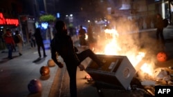 Антиправительственные выступления в районе Кадикой в Стамбуле. 25 декабря 2013 года.