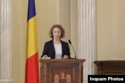 În imagine, Simina Tănăsescu, la depunerea jurământului ca judecător al CCR, în 2019, după ce a fost numită de preşedintele de atunci al României, Klaus Iohannis.