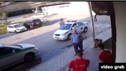 Бишкектин Жал кичирайонунда болгон окуянын видеосунан алынган сүрөт.