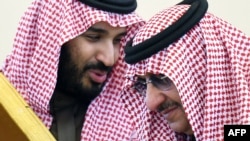 Muhammad bin Salman (levo) i Mohammed bin Najef (desno)