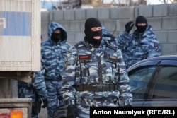 Российские силовики в Крыму