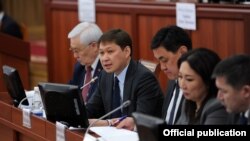 Сапар Исаков.