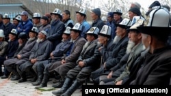 Айылдык карыялар (архивдик сүрөт)