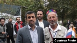 Абдулазиз Раджабов с бывшим президентом Ираном Ахмадинежадом