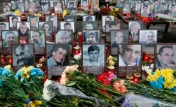 Небесна сотня. Імпровізований народний меморіал