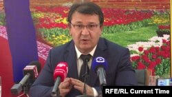 Тажикстандын саламаттык сактоо министри Жамолиддин Абдуллозода.