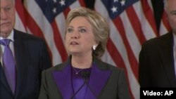 کلېنټن له ټرمپه نېږدې دوه ميليونه ډېرې رأيې وړې دي.