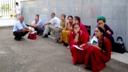 Diňle: Lebaply ýaşlar Russiýada bilim almak üçin ‘müňlerçe dollar para berýär’, käbirleri ‘pullaryny aldyrýar’