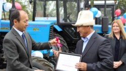 Бекболот Бекиев (слева).