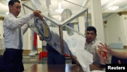 Референдумдан бир көрүнүш