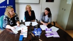 Aktivistice Ženske sobe, Maja Mamula u sredini