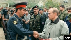 Путин Владимир БотIлихехь, дагестанхочунна совгIатдеш, Дагестан. 1999 шо