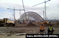 Строительство здания парламента, май 2012 года.