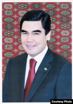 Türkmen prezidentiniň 2013-nji ýyldaky portreti.