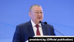 Токон Мамытов.