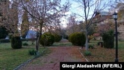 ერთ-ერთი სკვერი სიღნაღში, რომლის გადაცემასაც იაკობი ითხოვს