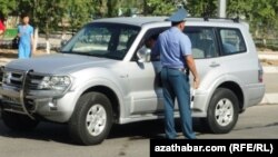 PÝGG inspektorlary köplenç ýagdaýda sürüjilere çäklendirmeler barada goşmaça düşündiriş bermeýärler.