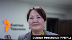 Догдуркүл Кендирбаева.