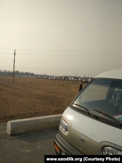 Из-за ограничений, связанных с подачей газа, возле автозаправочных станций возникли очереди.