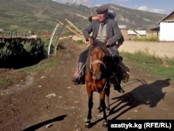 Алайкуулук фермердин айыл чарба шайманы. Ош дубаны. 25-июль 2010