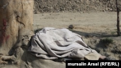 په نشه‌یي موادو اخته یو بې‌سرپناه معتاد