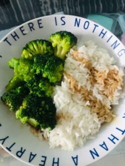 ვახშმად ბროკოლი და ბრინჯი მაქვს დღეს