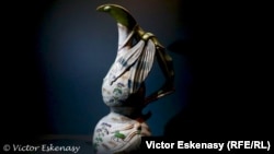 Vaza Libelulă în colecțoa F.W. Neess la Muzeul din Wiesbaden