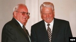 Roman Herzog (stânga) și Boris Yeltsin în 1997.