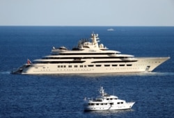 Dilbar, al patrulea cel mai lung iaht din lume, proprietatea oligarhului rus Ulișer Usmanov, sancționat joi de Marea Britanie