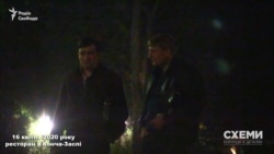 Із «Купецького двору» вийшли два чоловіки без масок