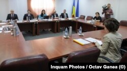13 din cei 14 membri aleși ai CSM se judecă cu propria instituție pentru un spor de 25% al indemnizației pe motiv că sunt discriminați la salarizare. Foto: ședință CSM din 11 februarie 2020