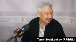 Азимбек Бекназаров.