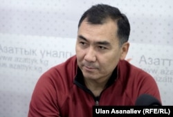 Равшан Жээнбеков.