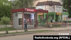 Після візиту журналістів потрібних цигарок у місті не знайти