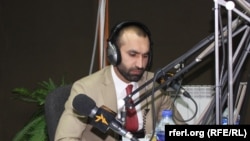 انتظار خادم آگاه مسایل سیاسی