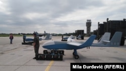 Kineski dronovi na aerodromu Batajnica, Beograd, 4. 7. 2020. (Ilustrativna fotografija).