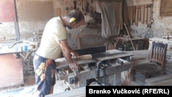 Nikola Cvetković, najmlađi pinter u Srbiji, izvozi burad u Francusku. "Primenili smo evropske standarde u zanatskom procesu proizvodnje i ispoštovali sve ekološke propise."