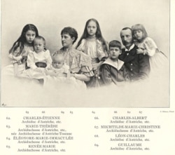 Вільгельм – найменший серед дітей – на руках у матері