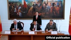 Феликс Кулов, Чыныбай Турсунбеков, Өмүрбек Текебаев